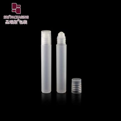 Λευκό πλαστικό μπουκάλι roll-on 8ml για αιθέριο έλαιο, ματ φινίρισμα, βιδωτό καπάκι, διαθέσιμο για εκτύπωση λογότυπου